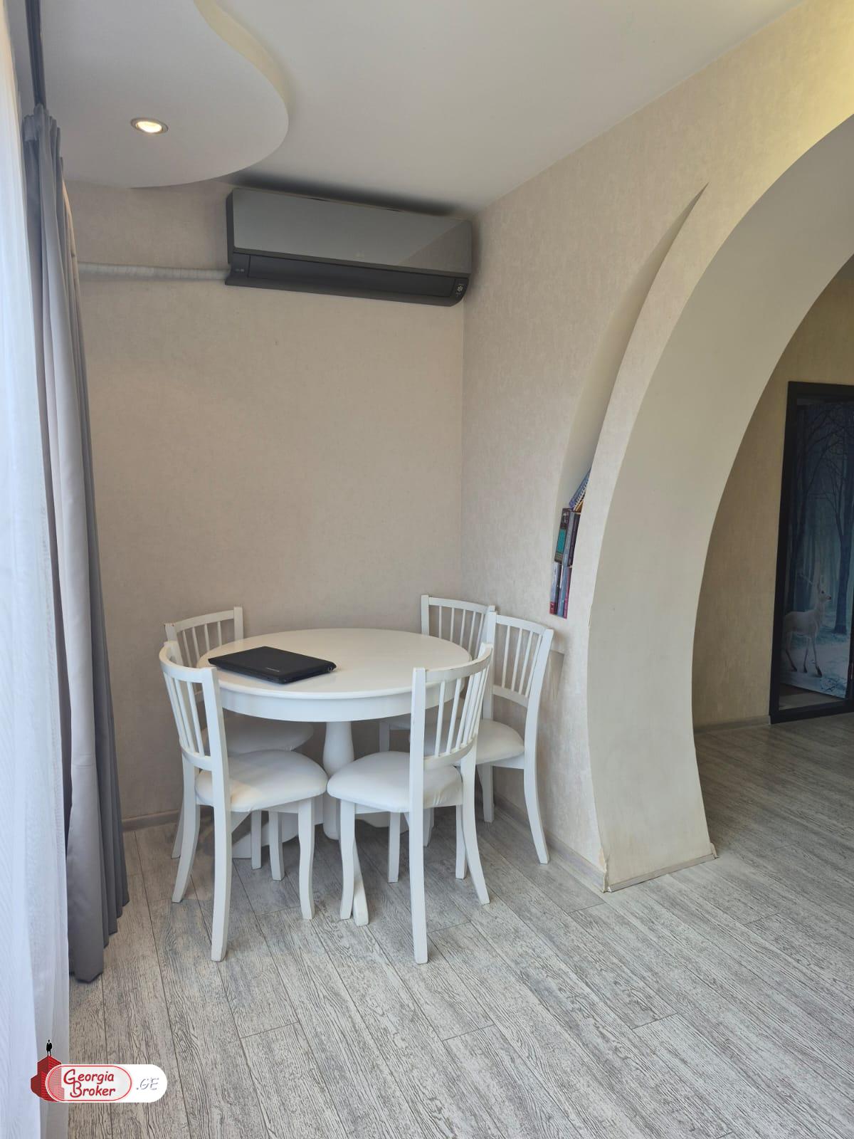 იყიდება ახალი გარემონტებული 3 ოთახიანი ბინა